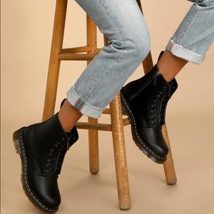 1460 Pascal Front Zip Black Dr. Martens